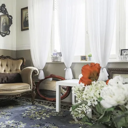 Maison D'hotes Le Quatorze Couette-café 3*