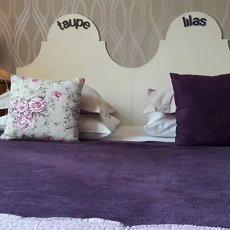 Couette-café Maison D'hotes Le Quatorze 3*
